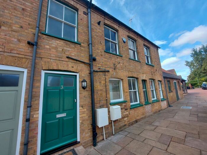 1 Bedroom Terraced House To Rent In St. Georges Close, Toddington, Dunstable, LU5