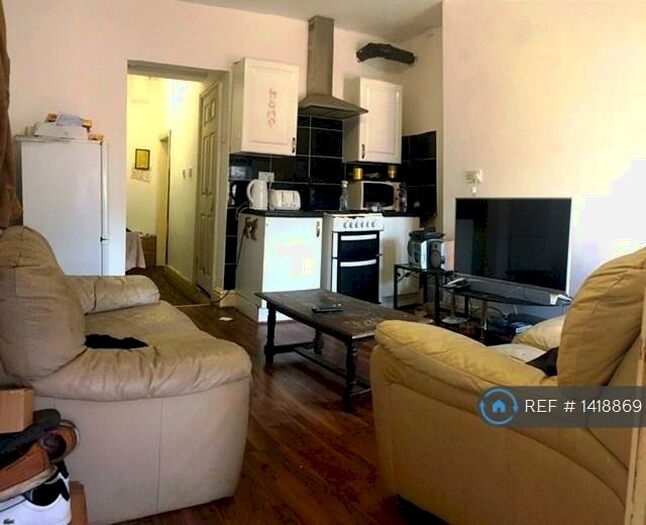 1 Bedroom Flat To Rent In Ladybarn Area, Manchester, M14