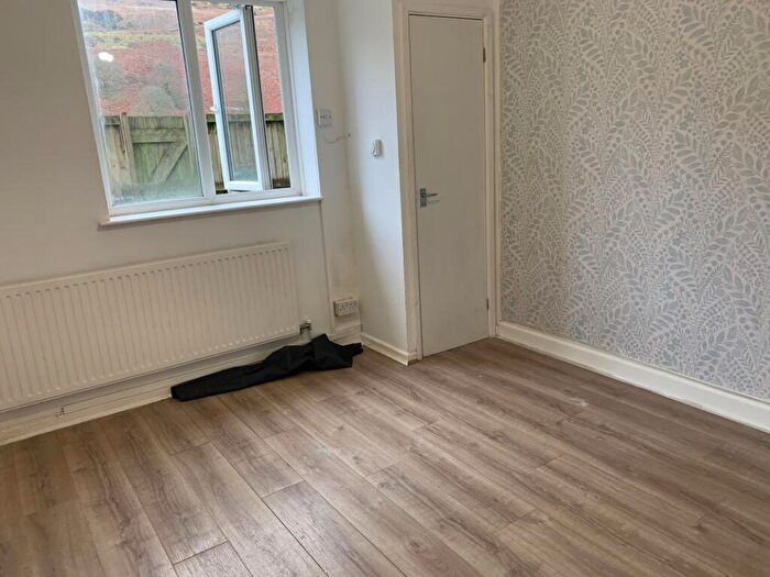 1 Bedroom Flat For Sale In Flat East Court, East Road, Tylerstown, Ferndale, Mid Glamorgan, CF43