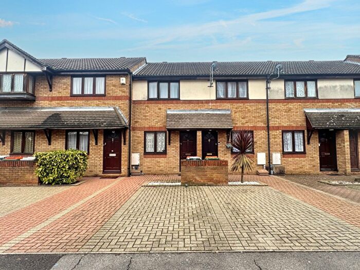 2 Bedroom Property To Rent In Magpie Close, Forest Gate, E7