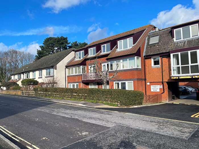 1 Bedroom Flat For Sale In Homeborough House, Brinton Lane, Hythe, SO45