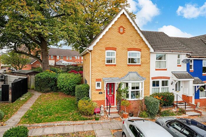 3 Bedroom End Terrace House For Sale In Poets Chase, Hemel Hempstead, Hertfordshire, HP1