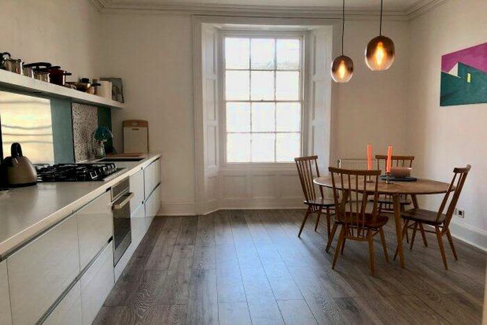 2 Bedroom Flat To Rent In Regents Park, Exeter, EX1