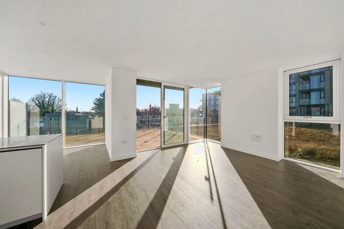 2 Bedroom Flat To Rent In Hartingtons Court, Coster Avenue, London, N4