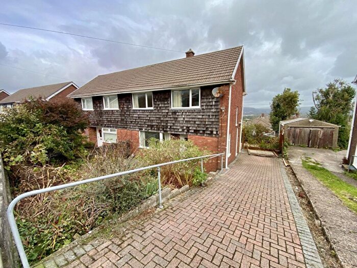 3 Bedroom Semi-Detached House For Sale In Lan Deri, Winch Wen, Swansea, City And County Of Swansea., SA1