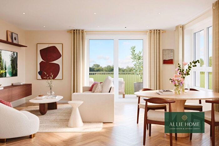 2 Bedroom Flat For Sale In Springfield Drive, Wandsworth Common, SW17