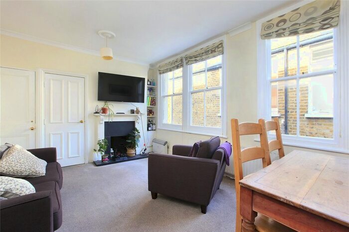 2 Bedroom Flat To Rent In Lynn Road, Clapham South, SW12