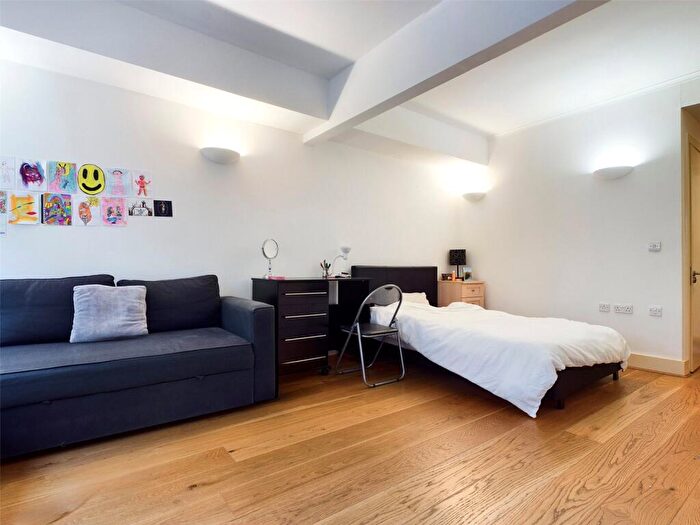 Apartment To Rent In Pullman Haul, New England Road, BN1