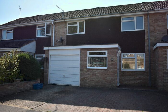 3 Bedroom Semi-Detached House To Rent In Medway Close, Newport Pagnell, MK16