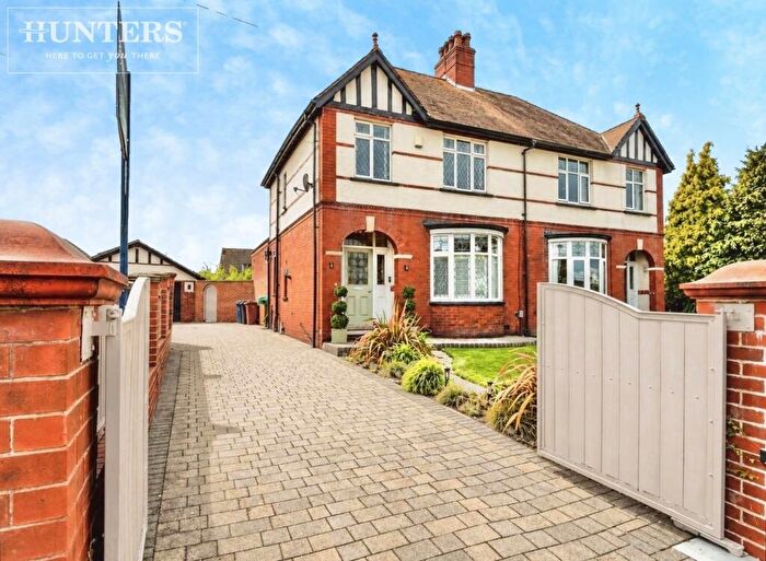 3 Bedroom Semi-Detached House For Sale In Claycliffe Road, Barugh Green, Barnsley, S75