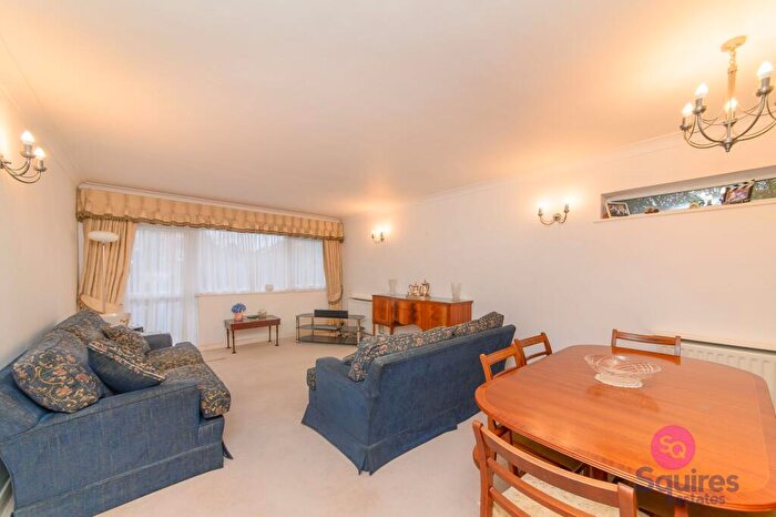 2 Bedroom Flat For Sale In Hale Lane, Edgware, HA8