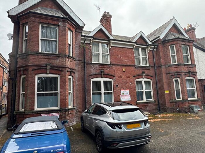 2 Bedroom Flat To Rent In St. James's Road, Dudley, West Midlands, DY1