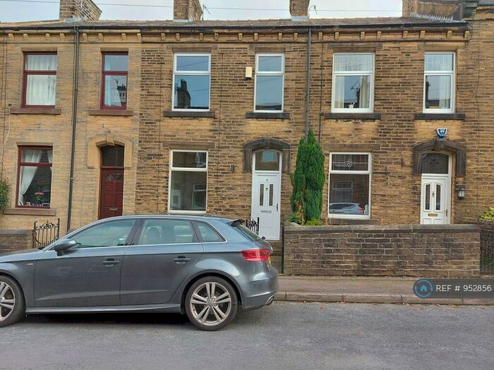 3 Bedroom Terraced House To Rent In Gordon Street, Nr Keighley, BD20