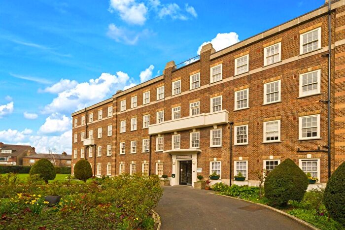 1 Bedroom Flat To Rent In Brampton Court, Brampton Grove, Hendon, NW4