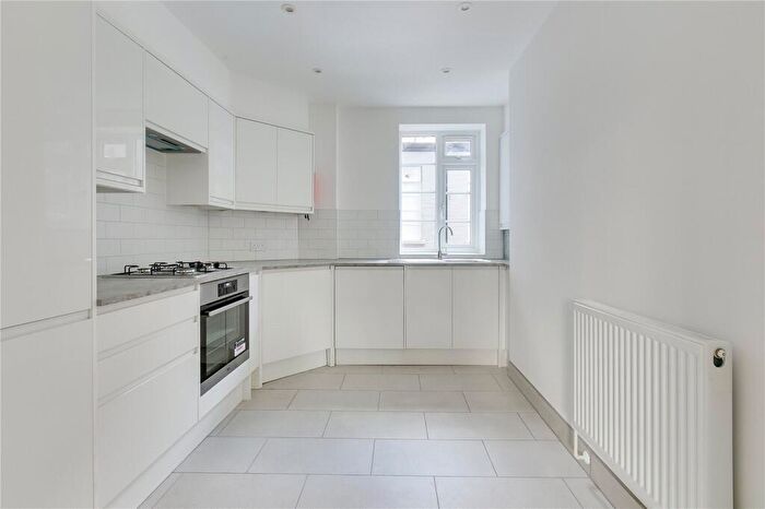 2 Bedroom Flat To Rent In Devon House, - Upper Street, N1
