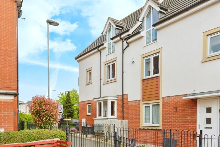 5 Bedroom Town House For Sale In Onyx Crescent, Leicester, LE4