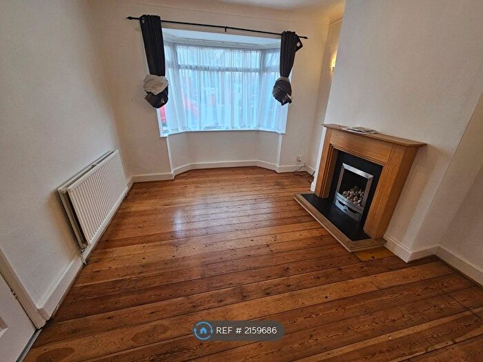 3 Bedroom Semi-Detached House To Rent In Worsley Road, Eccles, Manchester, M30