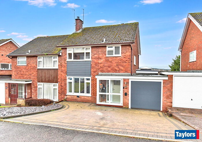 3 Bedroom Semi Detached House For Sale In Wordsley, Maidstone Drive, DY8