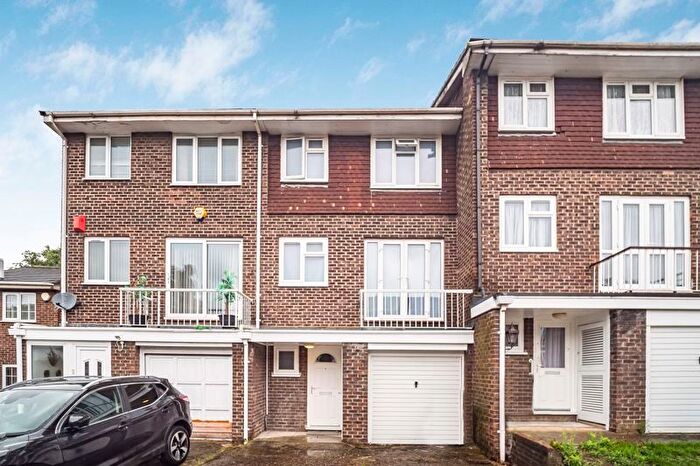 4 Bedroom Terraced House To Rent In Belgravia Gardens, Bromley, BR1