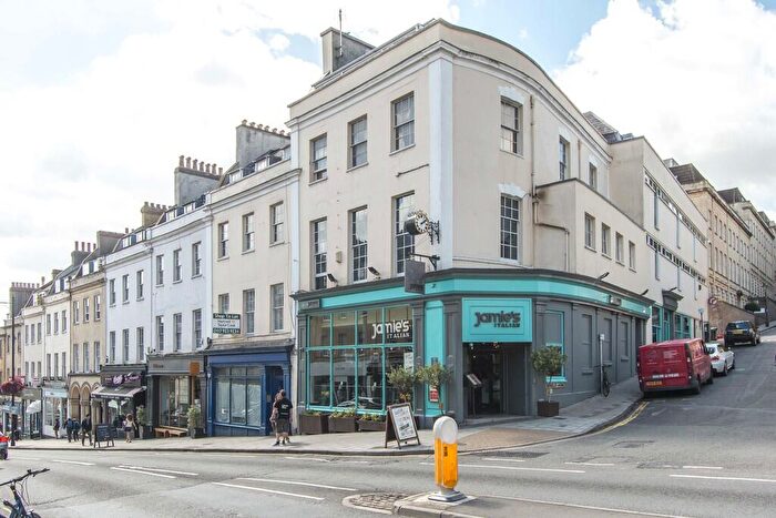 2 Bedroom Apartment To Rent In Apartment, Berkeley Avenue, BS1