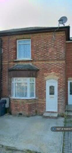 3 Bedroom Terraced House To Rent In Fairlee Road, Newport, PO30