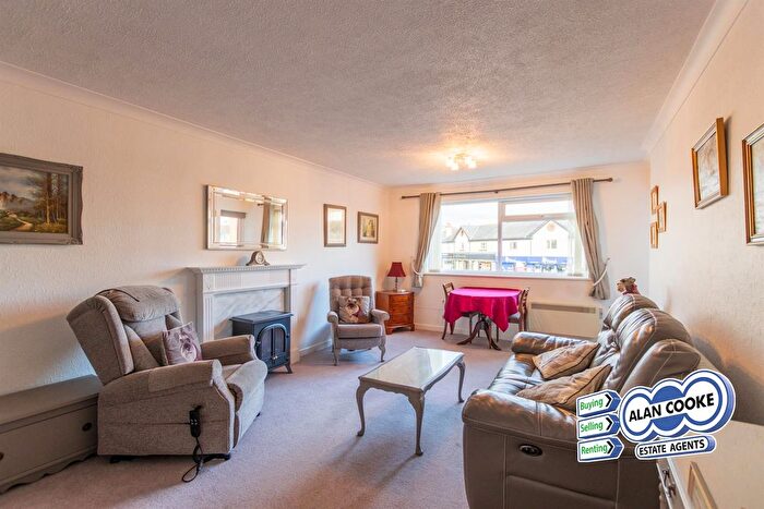 2 Bedroom Flat For Sale In Arncliffe Grange, Moortown, Leeds, LS17