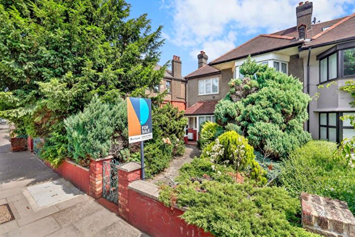 4 Bedroom Semi-Detached House For Sale In Chambers Lane, London, NW10