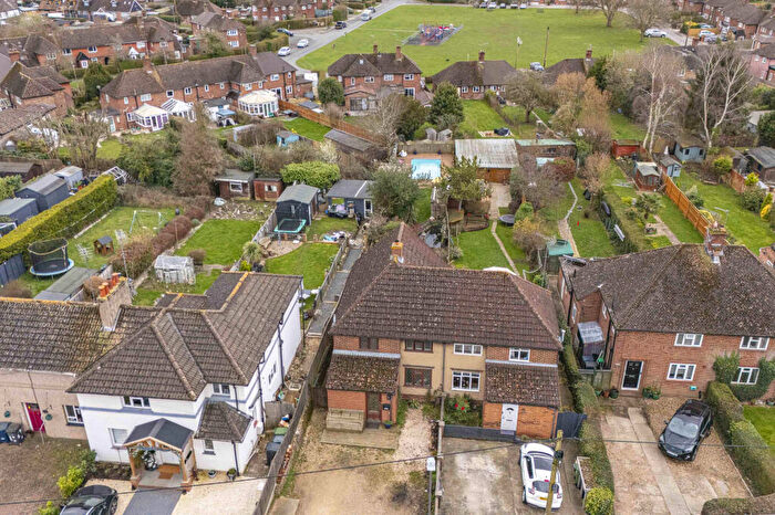 4 Bedroom Semi Detached House For Sale In Little Marlow Road, Marlow, Buckinghamshire, SL7