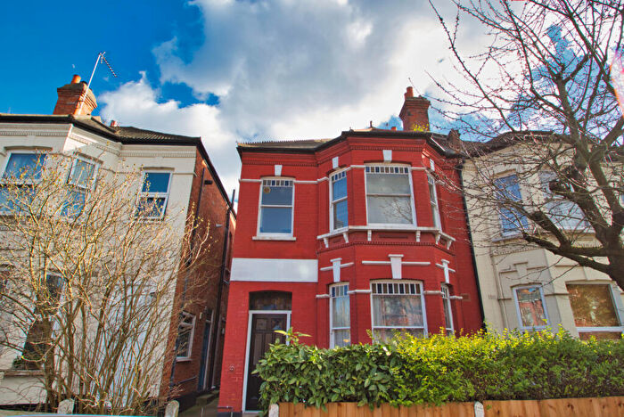 Studio To Rent In Richborough Road, NW2