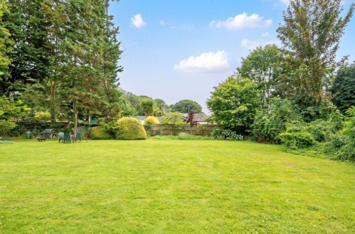 2 Bedroom Flat For Sale In Oakwood Close, Otterbourne, Winchester, Hampshire, SO21