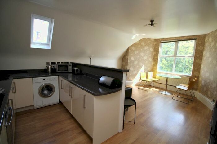 2 Bedroom Flat To Rent In Pearson Park, Hull, HU5