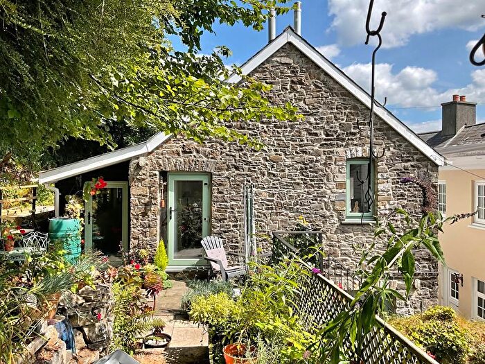 2 Bedroom Character Property For Sale In Bridge Street, Llandeilo, SA19