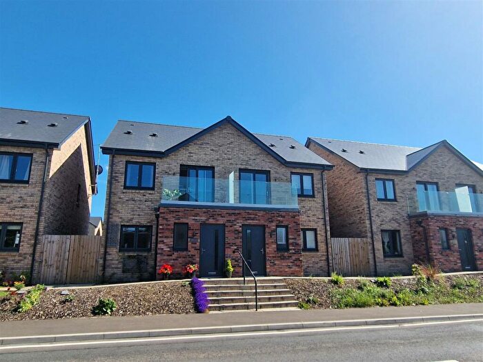 2 Bedroom Semi-Detached House For Sale In Gerddi Gwenllian, Mynyddygarreg, Kidwelly, SA17