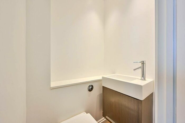 1 Bedroom Flat To Rent In High Street, Harlesden, London, NW10