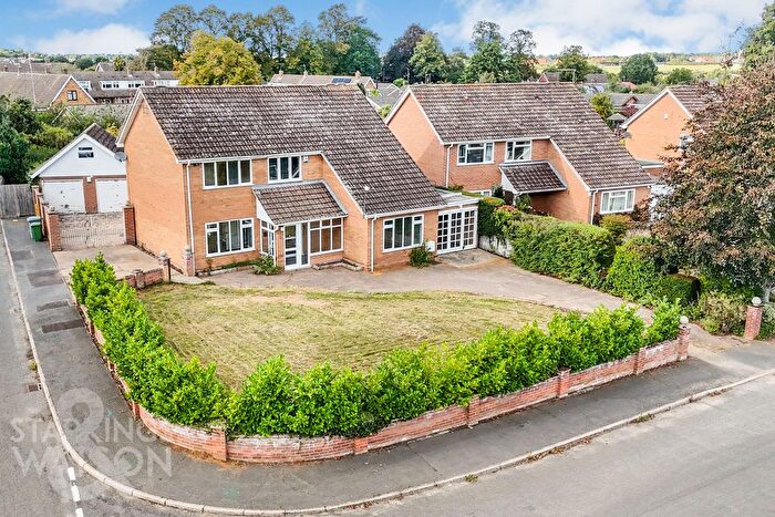 4 Bedroom Detached House For Sale In Brandon Court, Brundall, Norwich, NR13