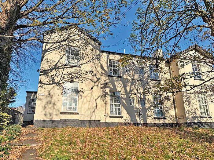 1 Bedroom Flat For Sale In The Dell, Birkenhead, CH42