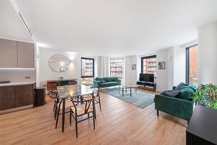 2 Bedroom Flat To Rent In High Street, Brentford, TW8