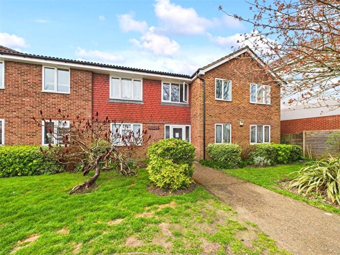 1 Bedroom Flat To Rent In Staines Road West, Ashford, TW15