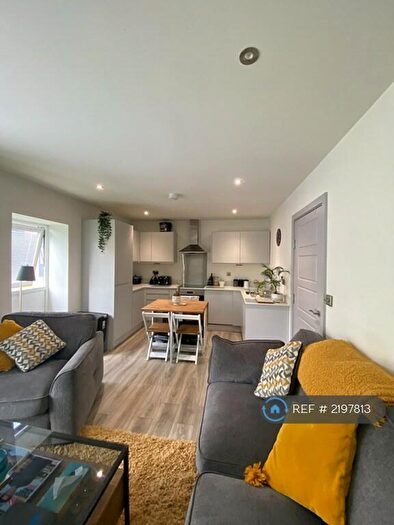 2 Bedroom Flat To Rent In Trinity Court, Leeds, LS9