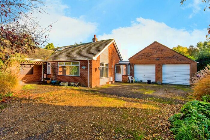 3 Bedroom Bungalow For Sale In Willington Road, Kirton End, Boston, Lincolnshire, PE20