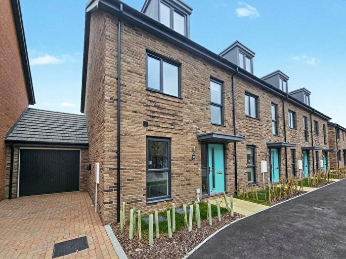 3 Bedroom End Of Terrace House To Rent In Chadwick Avenue, Bordon, Hampshire, GU35