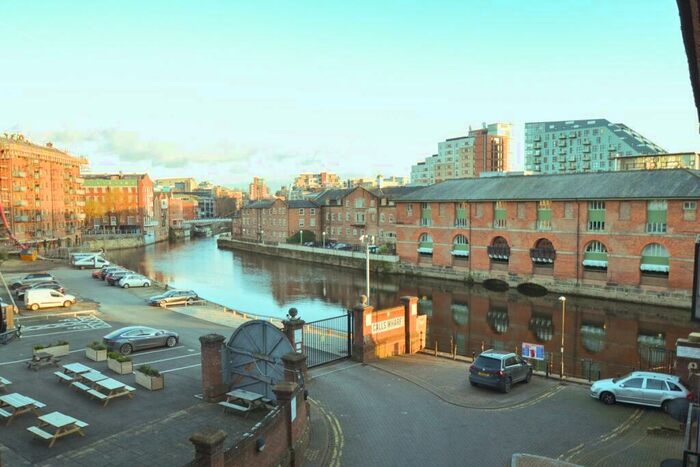 2 Bedroom Flat To Rent In Riverside Court, Leeds, LS1