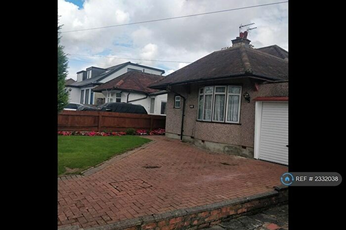 3 Bedroom Bungalow To Rent In Green Lane, Edgware, Middlesex, HA8