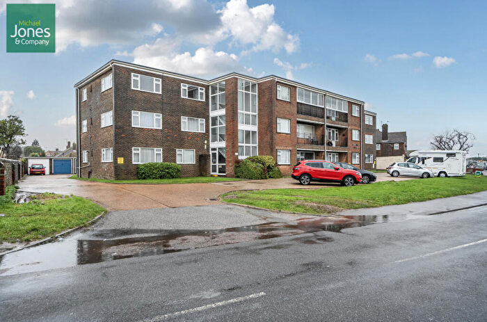 2 Bedroom Flat To Rent In St Roberts Lodge, Sompting Road, Lancing, West Sussex, BN15