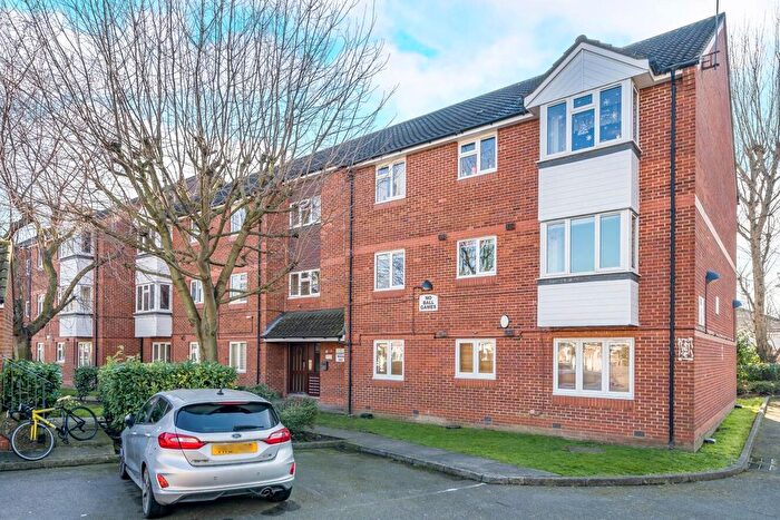 1 Bedroom Flat For Sale In Stevenson Crescent, Bermondsey, London, SE16