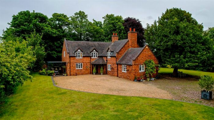 3 Bedroom Detached House For Sale In Lynn Lane, Lynn, Lichfield, WS14