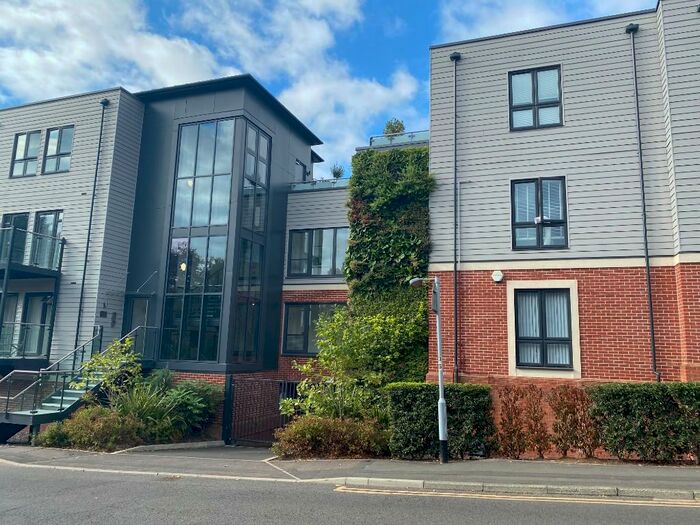 2 Bedroom Apartment To Rent In Deanfield Avenue, Henley-On-Thames, Oxfordshire, RG9