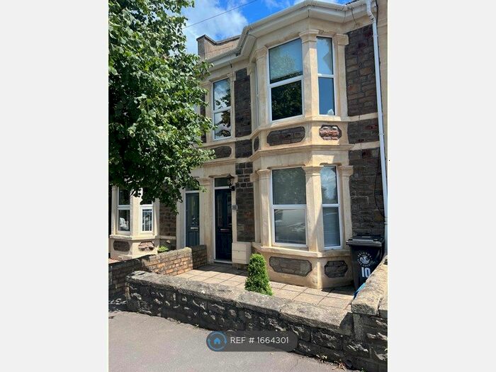 5 Bedroom Semi-Detached House To Rent In Lawn Road, Bristol, BS16