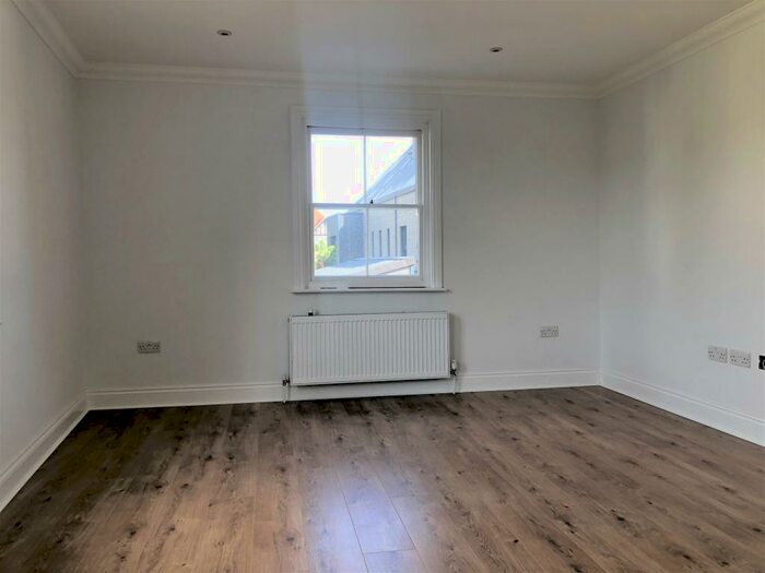 1 Bedroom Flat To Rent In New London Road, Chelmsford, CM2