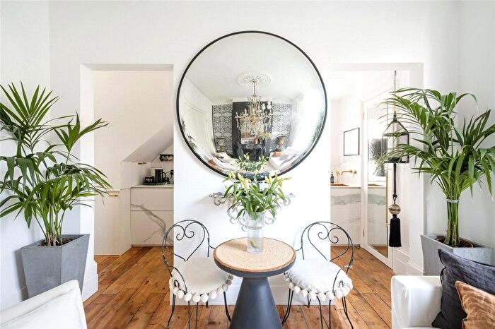 1 Bedroom Flat To Rent In Stowe Road, London, W12